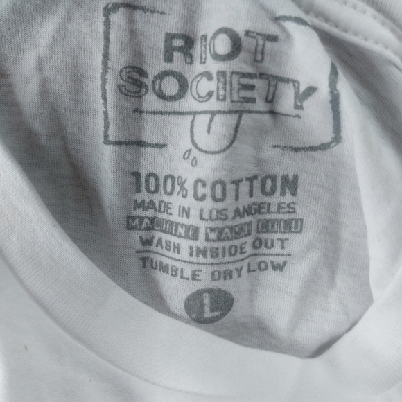 🌹RIOT society BNWOT political party tshirt white - Picture 2 of 2